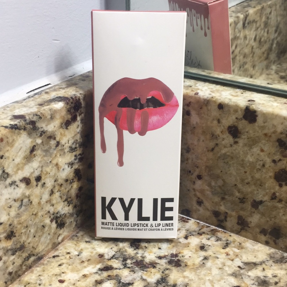 Kylie Lip Kit “Exposed”